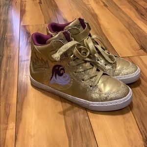 Girl’s disney descendants high top